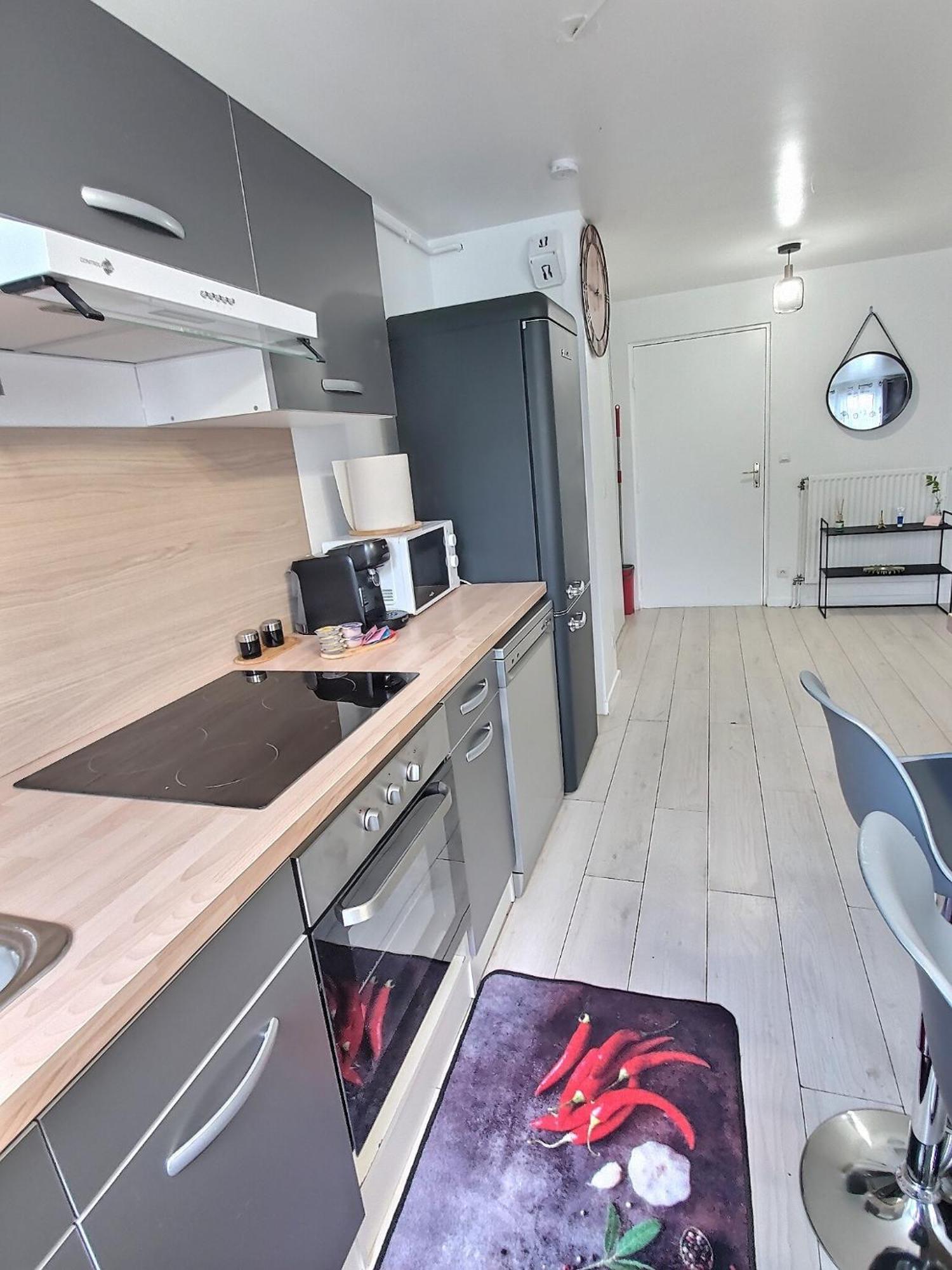 Appartement Pres Gare, Parking فينْيو سور سين المظهر الخارجي الصورة