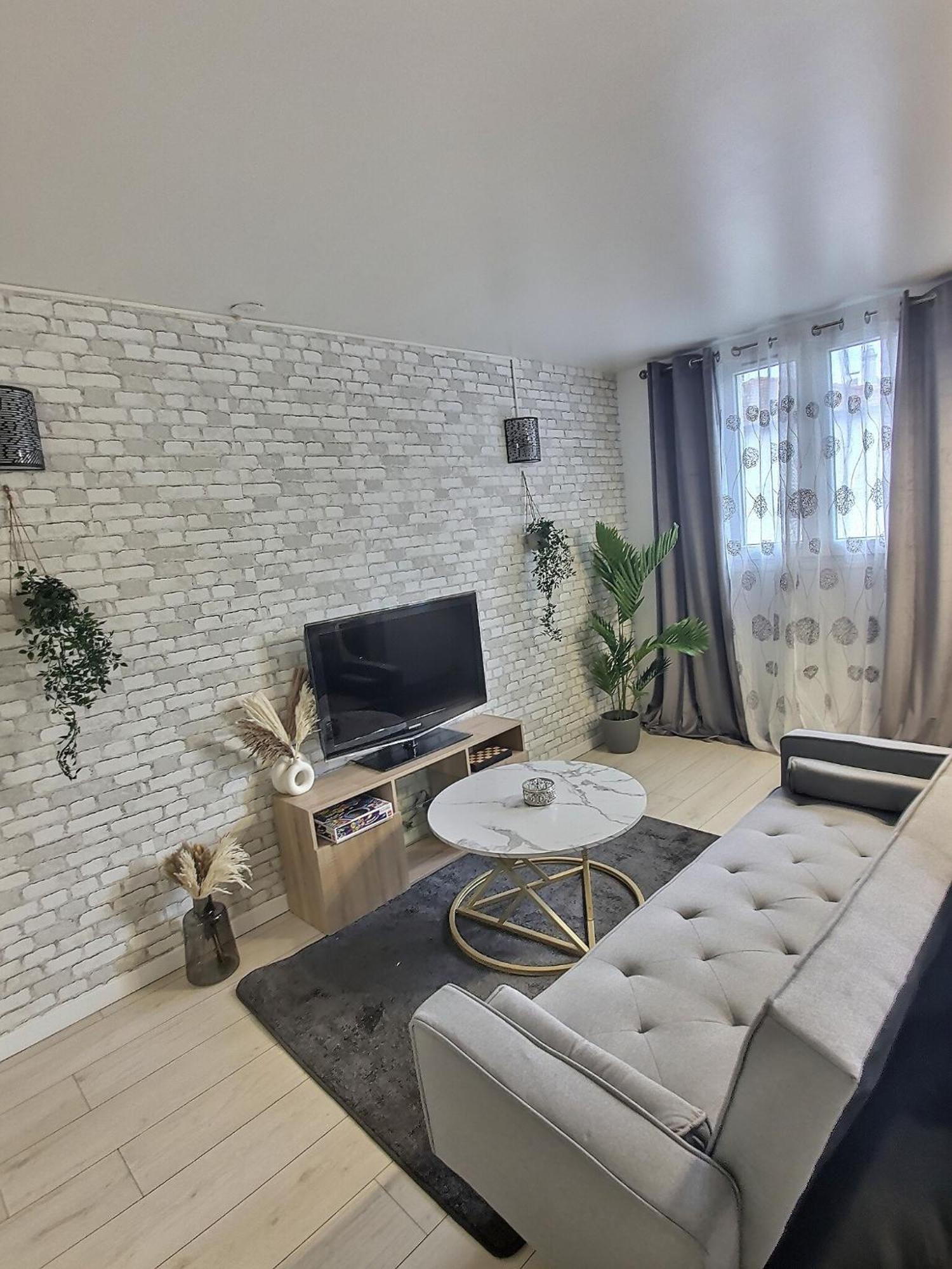 Appartement Pres Gare, Parking فينْيو سور سين المظهر الخارجي الصورة